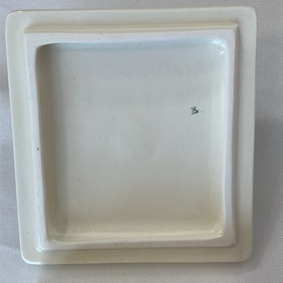 Wedgewood Trinket Box, Discontinued Edme Pattern, Cream China - Picture 9 of 10